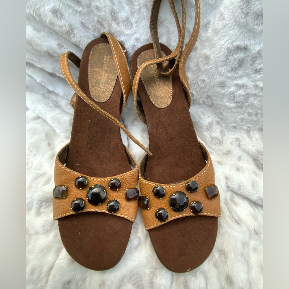 #89 NATURALIZER EMBELLISHED HEELED SANDALS. Size 11